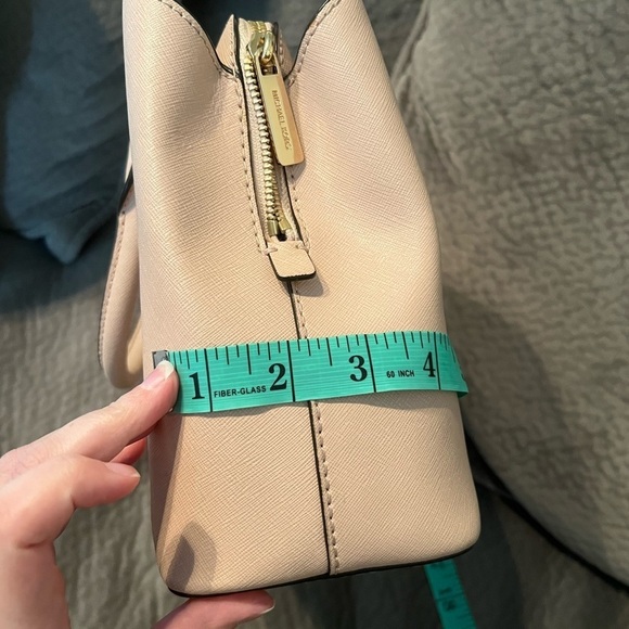 Michael Kors purse - Picture 8 of 10